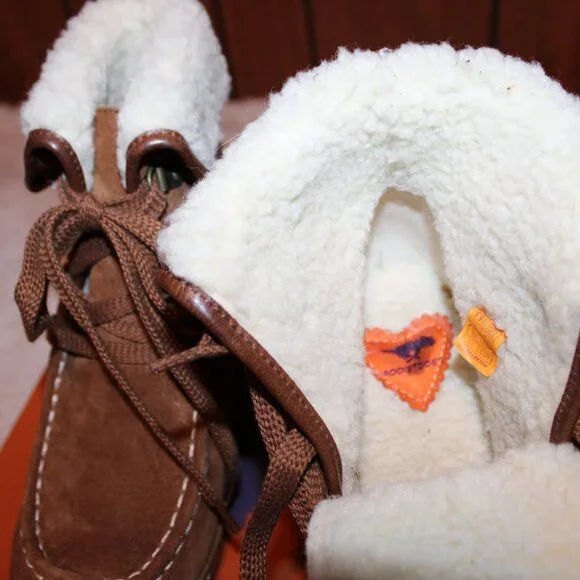 ROCKET DOG Brown suede-fur lining lace up boots Sz 6 1/2. pre-owned never worn - Picture 9 of 9